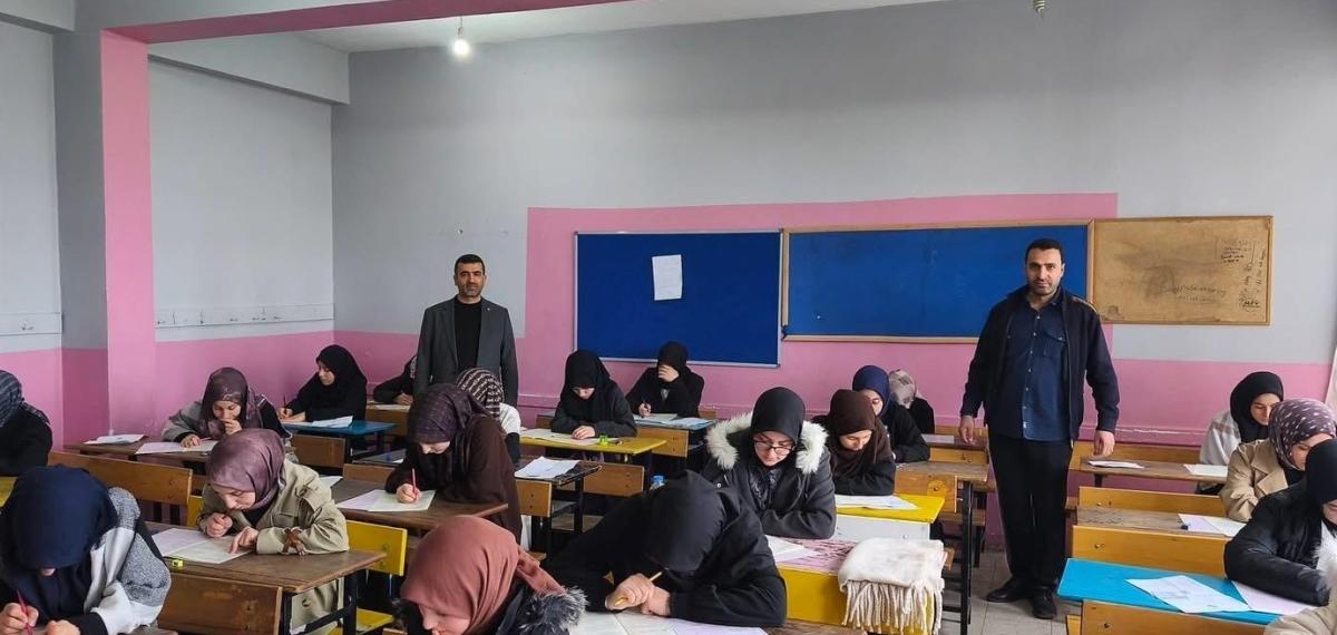 Umre İçin Ter Döktüler