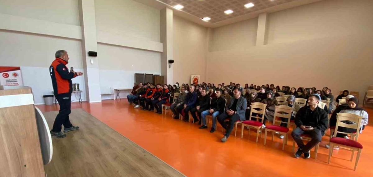 Üniversite Öğrencilerine Uygulamalı “Afet” Eğitimi