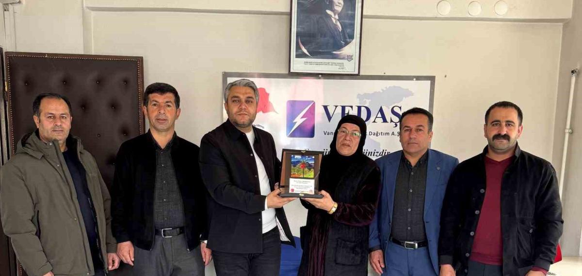 Vedaş Ekiplerine Muhtarlardan Anlamlı Teşekkür