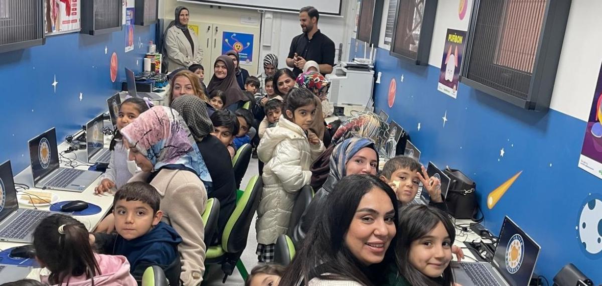 Veliler ve Öğrenciler Kodlama Etkinliğinde Buluştu