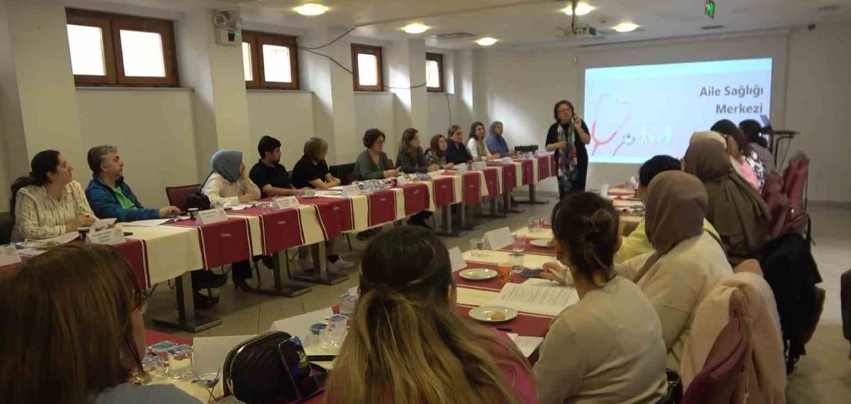 Yalova’da “Emzirme Danışmanlığı ve Ulusal Değerlendirici Sağlık Personeli Eğitimi”