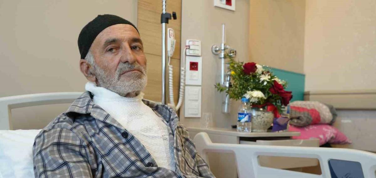Yaşlı Adamın ’Tamir’ İnadı Kötü Bitti: Borudan Fışkıran Suyla Hastanelik Oldu