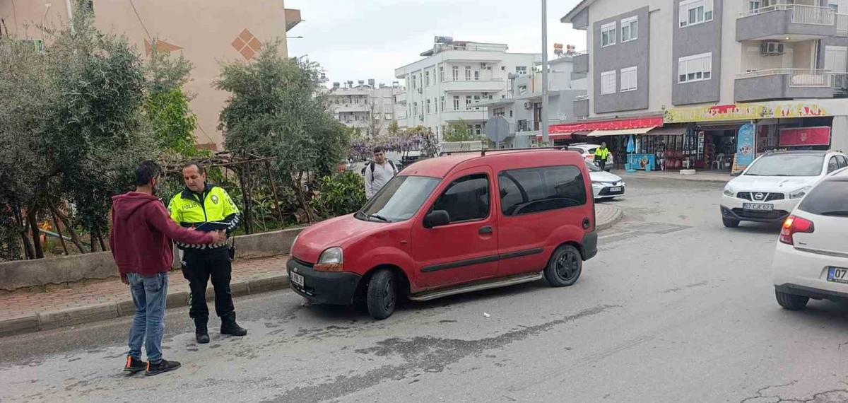 Yayanın Aracın Altında Kaldığı Kaza Kamerada