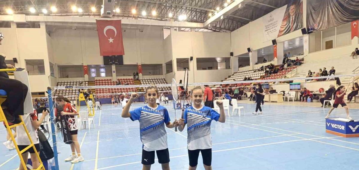 Yunusemre’nin Altın Kızları Türkiye Üçüncüsü Oldu