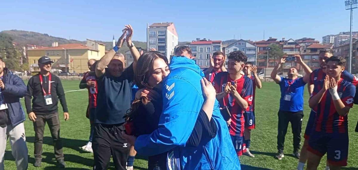 Zonguldak’ta Yeşil Sahada Çifte Mutluluk