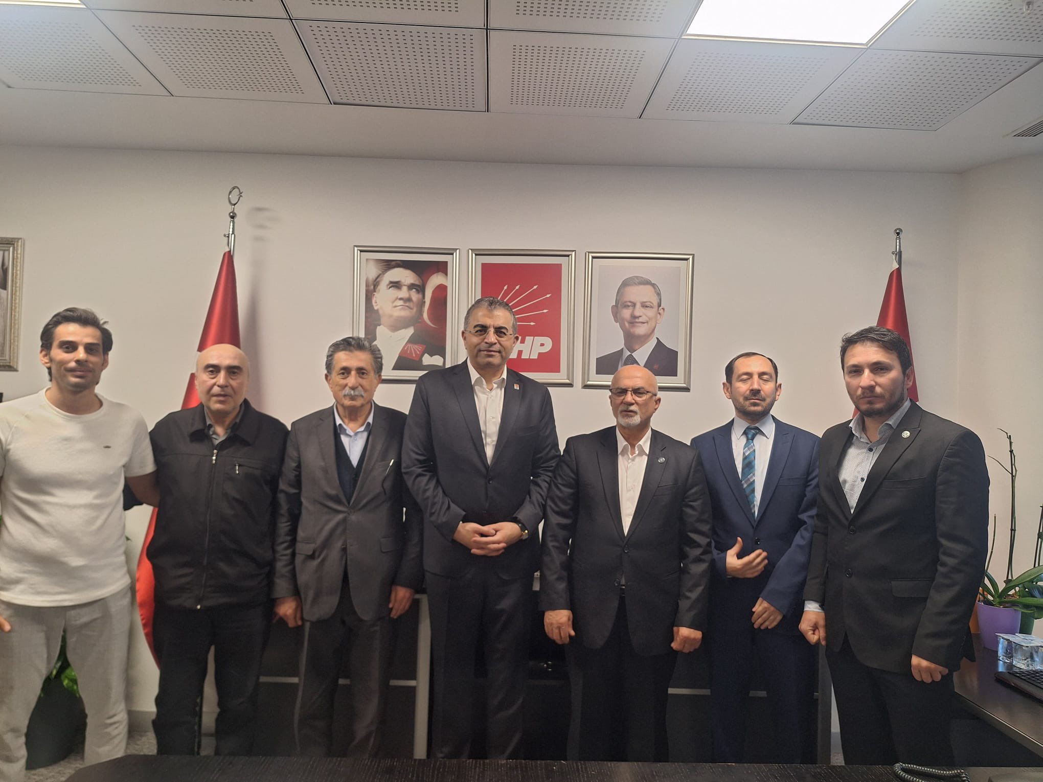 Liberal Parti Genel Başkanı Zübeyir Gülabi’den CHP’ye “Mutlak Butlan” Desteği: “Demokrasi ve Hukuk Korunmalıdır”