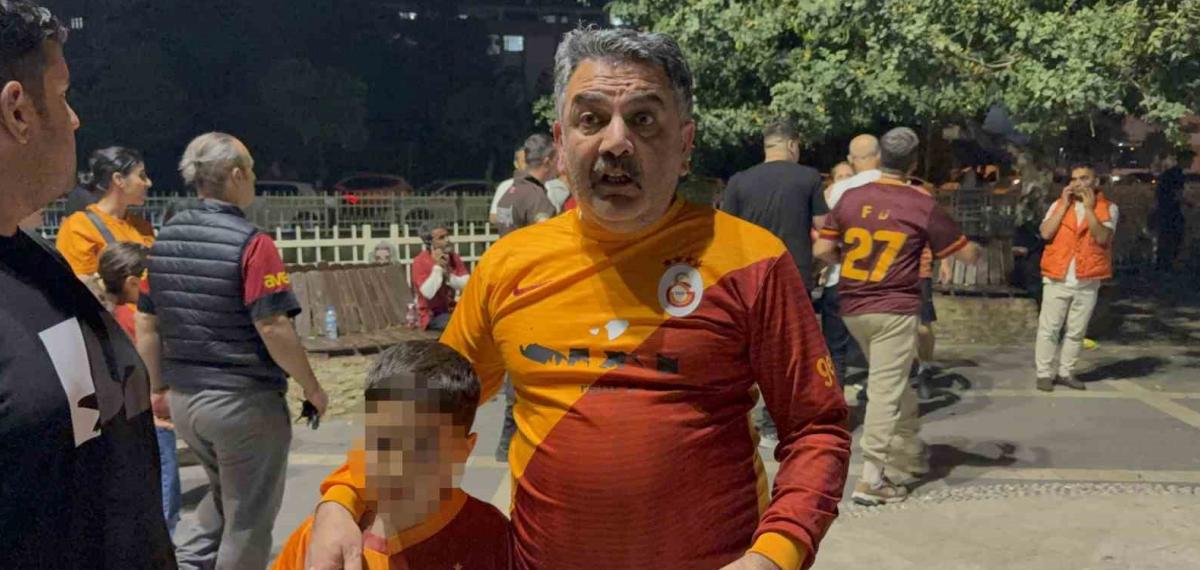 Adana Demirsporlu Taraftarlar Küçük Çocuğa Alkol Şişesi Fırlattı