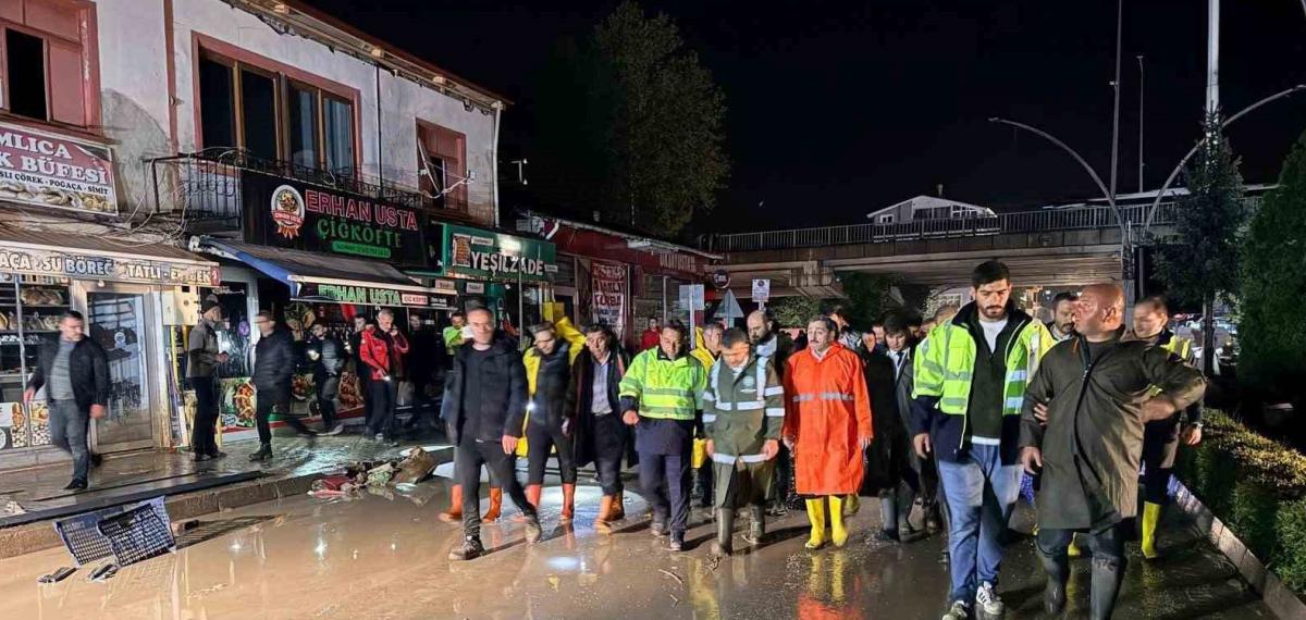 Afad: “Su Baskınlarının Yol Açtığı Olumsuzlukları Bertaraf Etmek Üzere Bin 513 Personel ve 196 Afad Gönüllüsü ile Müdahale Hizmetleri Yerine Getirilmiştir”