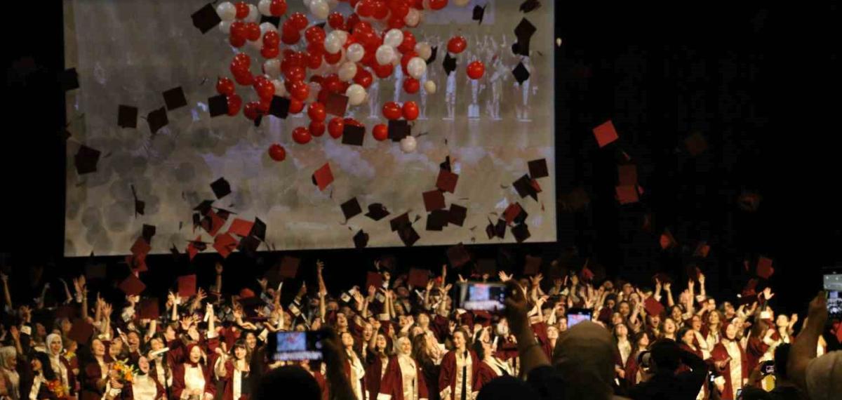 Ankara Hacı Bayram Veli Üniversitesi İletişim Fakültesi Mezuniyet Töreni Yapıldı