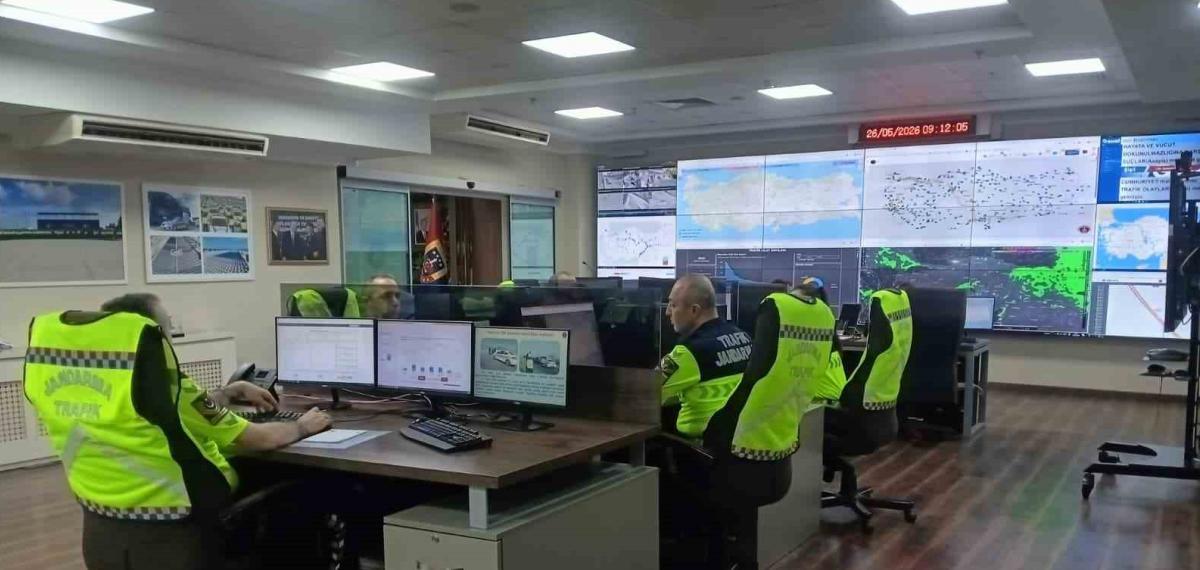 Ankara’da Jandarmadan Bayram Öncesi Hava Destekli Trafik Denetimi