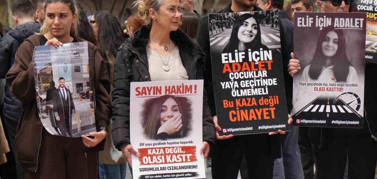 Anne ve Babalar, Hayatını Kaybeden Çocukları İçin Ulus Meydanı’nda Bir Araya Geldi