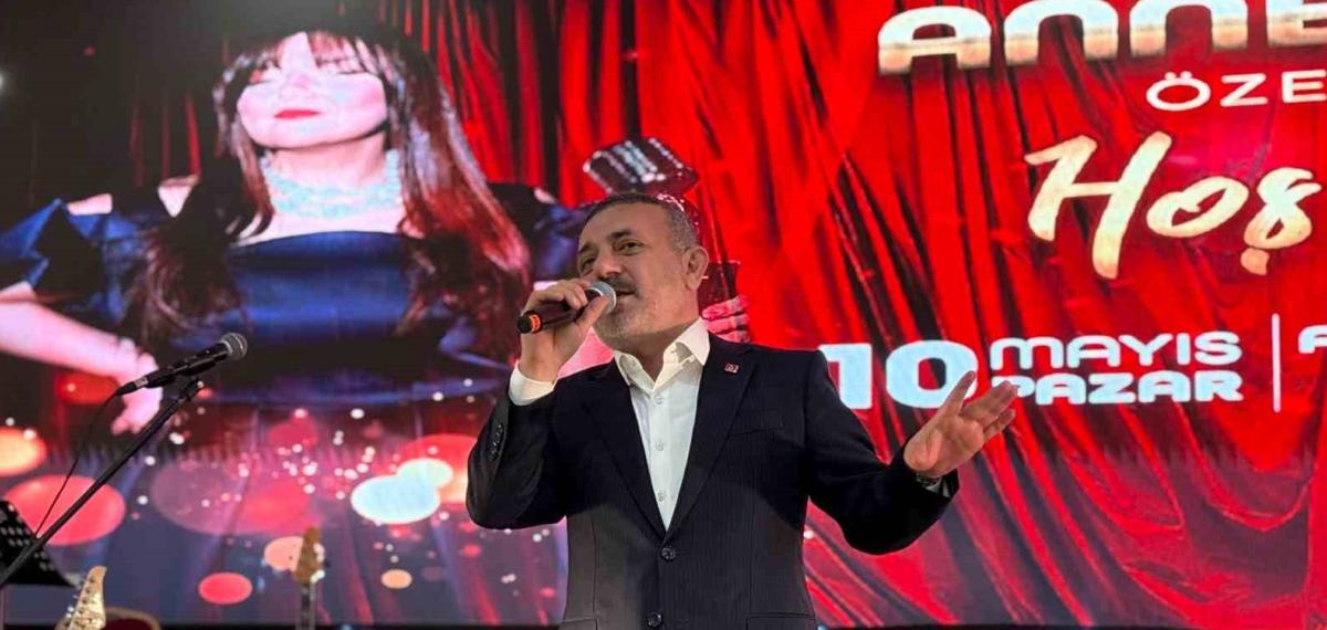Anneler Günü, Sincan’da Ünlü Sanatçıyla Birlikte Kutlandı