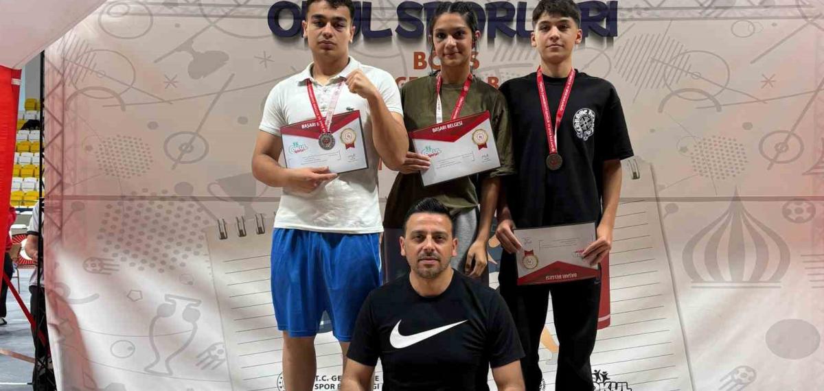 Aydınlı Sporcular, Şampiyonadan 3 Madalya ile Döndü