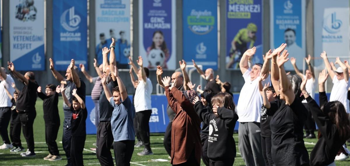 Bağcılar’da Çocuklar ve Yetişkinler Zumba Etkinliğinde Bir Araya Geldi