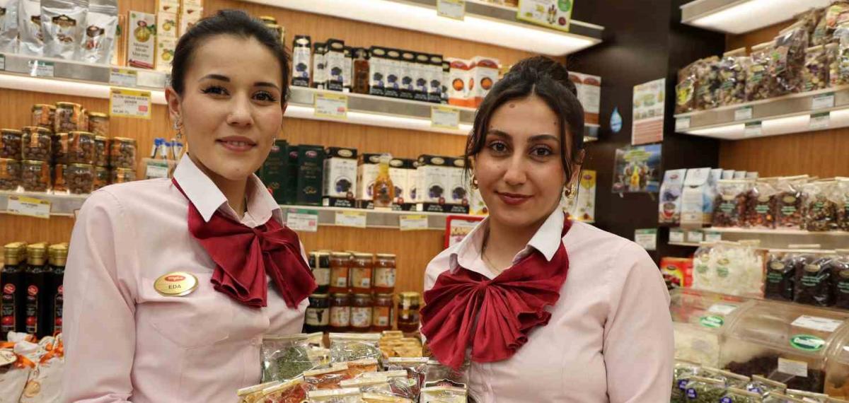 Baharat Reyonları Bayram İçin Yeniden Donatıldı