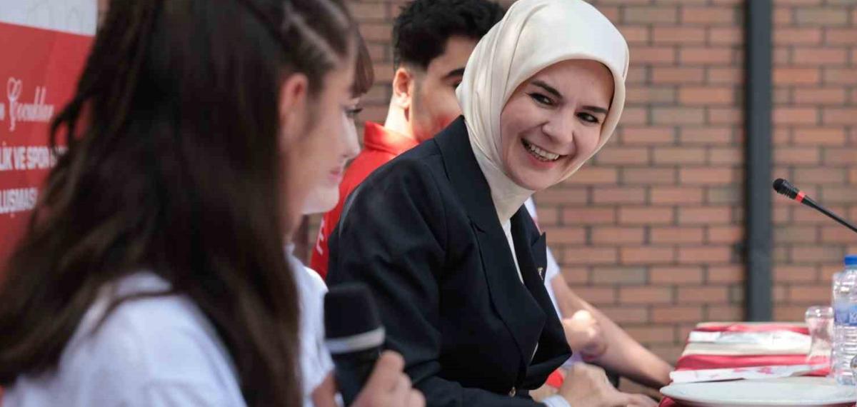 Bakan Göktaş, Devlet Himayesindeki Başarılı Sporcu Gençlerle Buluştu
