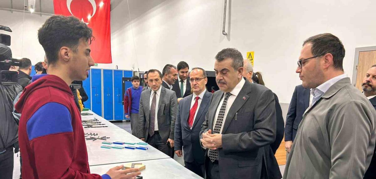 Bakan Tekin: “Ortaokullardan İtibaren Çocuklarımızın Yeteneklerine Göre Ortaöğretim Kurumu Tercih Edebilecekleri Bir Mekanizma Oluşturduk”