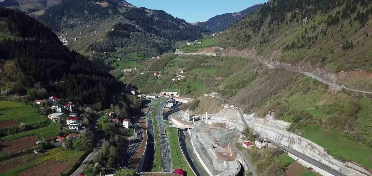 Bakan Uraloğlu: “Karadeniz’in Sembolü Zigana Tüneli’mizi 3 Yılda 5 Milyon 277 Bin 434 Araç Kullandı”