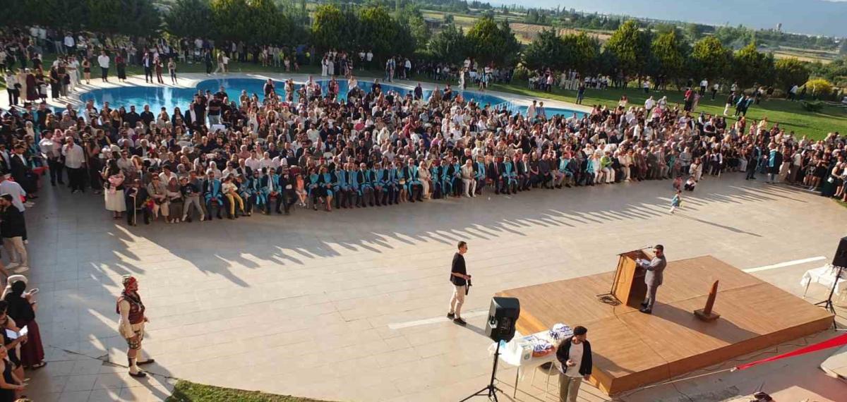 Balıkesir’de Uygulamalı Bilimler Fakültesi İlk Mezunlarını Verdi