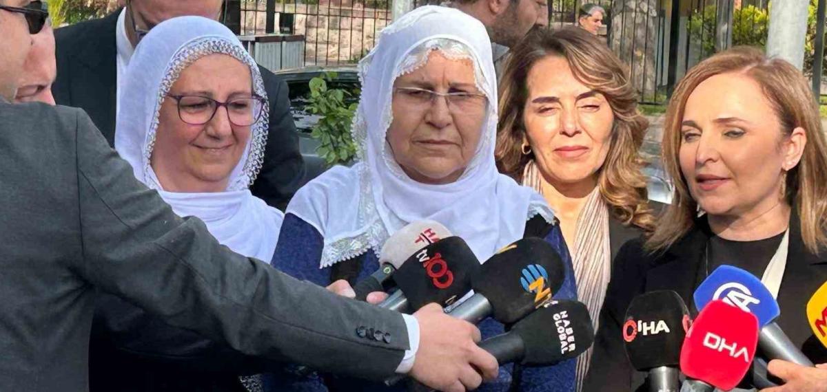 ‘Barış Anneleri’ Heyeti Adalet Bakanlığına Öcalan’la Görüşmek İçin Dilekçe Sundu
