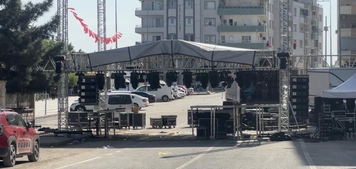 Bayrak Tartışması Organizasyonu İptal Ettirdi
