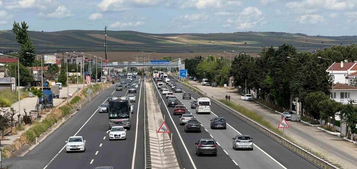 Bayram Dönüşünde Tekirdağ-İstanbul Yolunda Yoğunluk