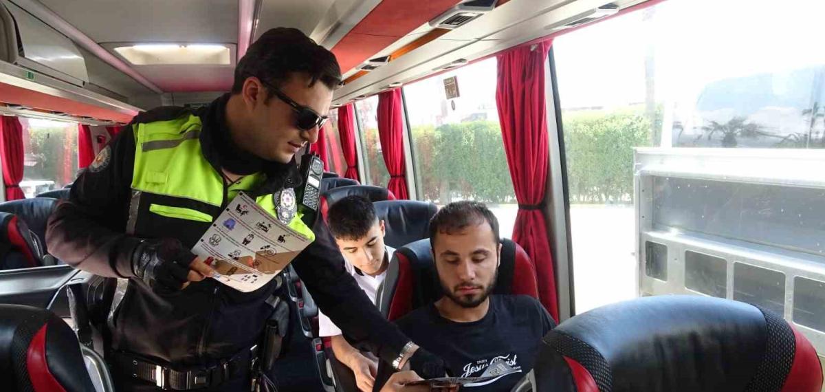 Bayram Yolculuğuna Çıkan Vatandaşlar Emniyet Kemeri Takılması Konusunda Bilgilendirildi