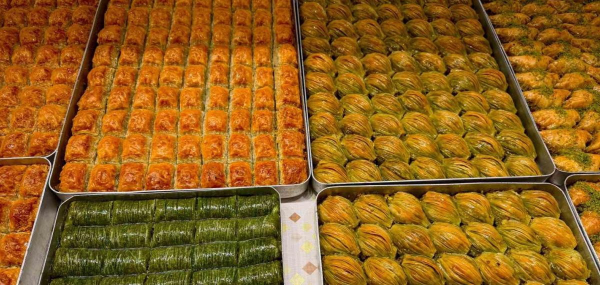 Bayrama Sayılı Günler Kala Baklava ve Lokum Satışları Arttı