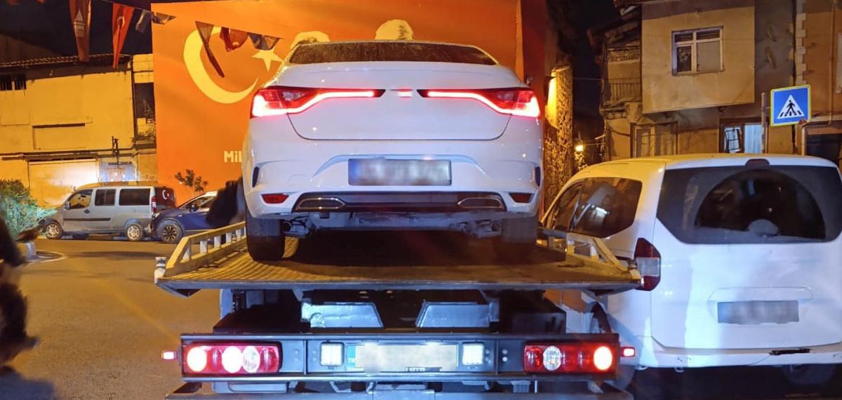 Beyoğlu’nda Üzerinden Hap Çıkan Şüpheli, Uyuşturucu Tacirlerini Ele Verdi