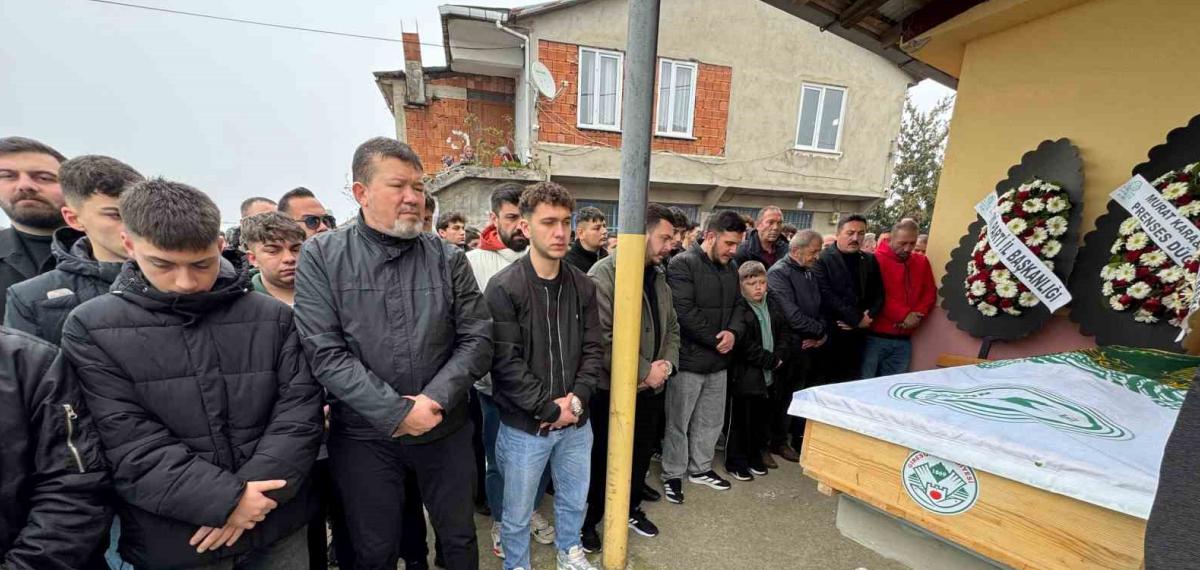Bıçaklanarak Öldürülen Genç Toprağa Verildi