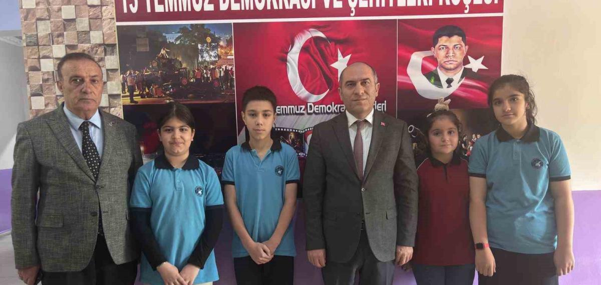 Bitlis’te Kuş Yavrusunu Kurtarmaya Çalışan Öğrencilere Anlamlı Ödül