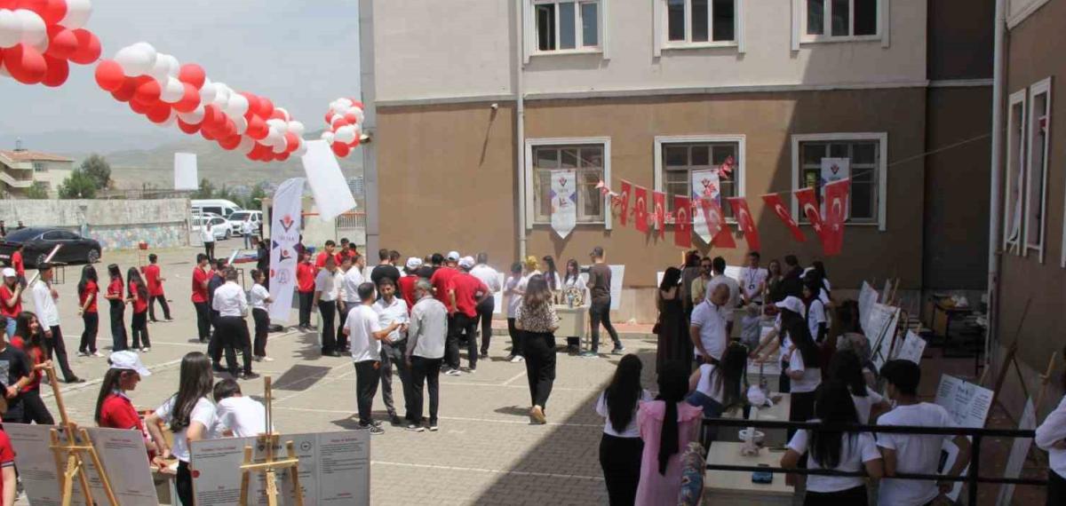 Cizre’de Öğrenciler Projelerini Görücüye Çıkardı