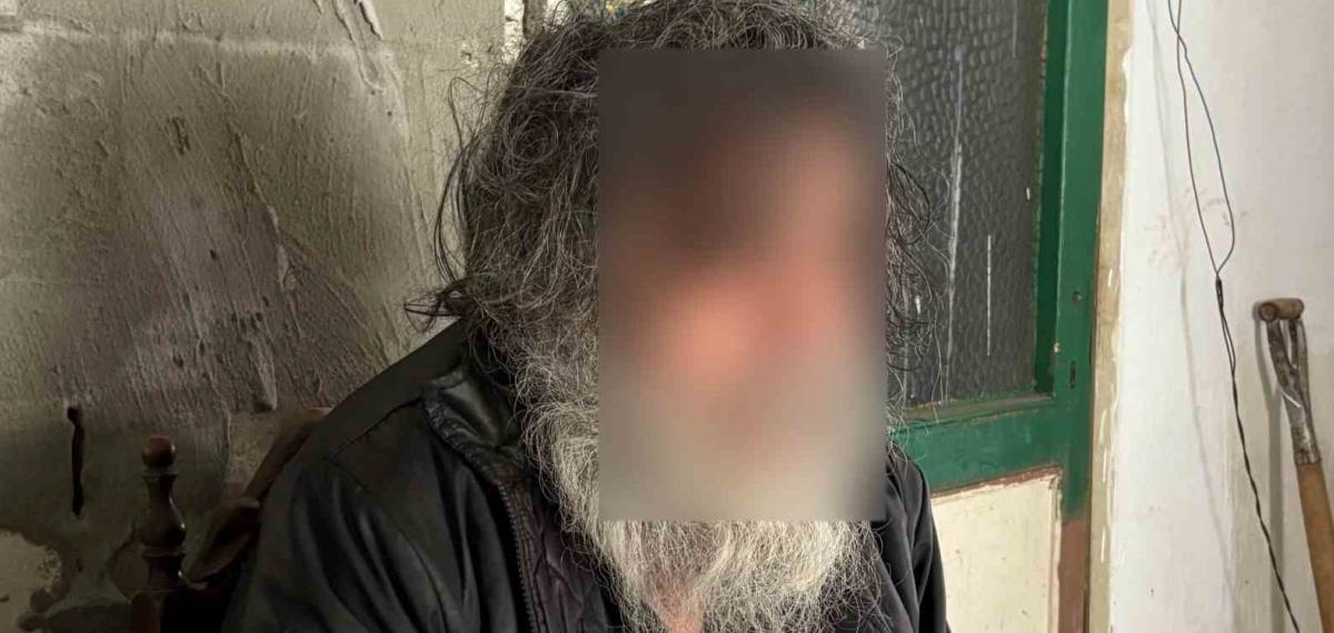 Çöp Evin Altından Dram Çıktı: “Bir Senedir Dışarı Çıkmıyorum”