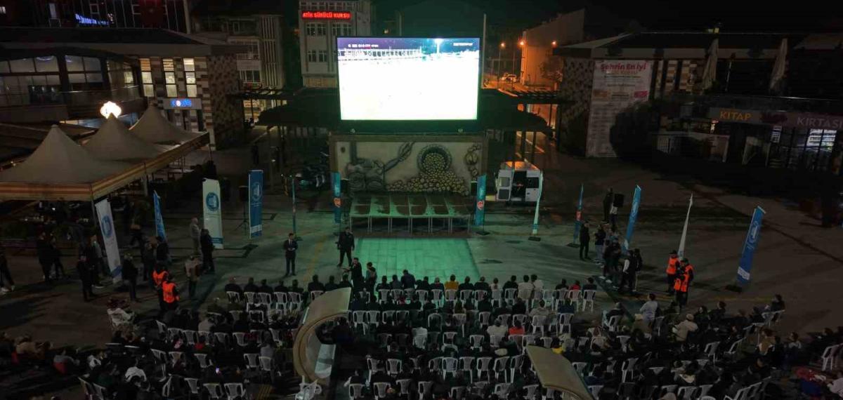 Çorum Fk Taraftarları Play-Off Maçını Dev Ekrandan İzledi