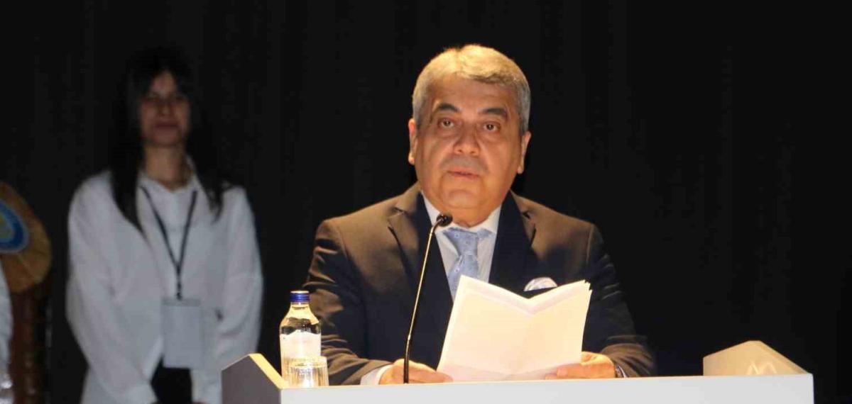 Disider Başkanı Akbaş, Mühendislik Fakültesinden Mezun Olan Öğrencilere Deneyimlerini Aktardı