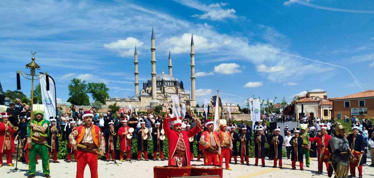 Edirne’de Fetih Coşkusu: Selimiye Meydanı’nda Mehteran Konseri Düzenlendi