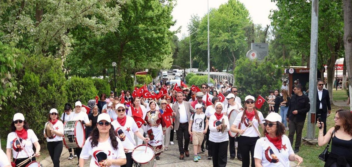 Efeler’de 19 Mayıs Coşkusu Gençlik Şenliği ile Yaşandı