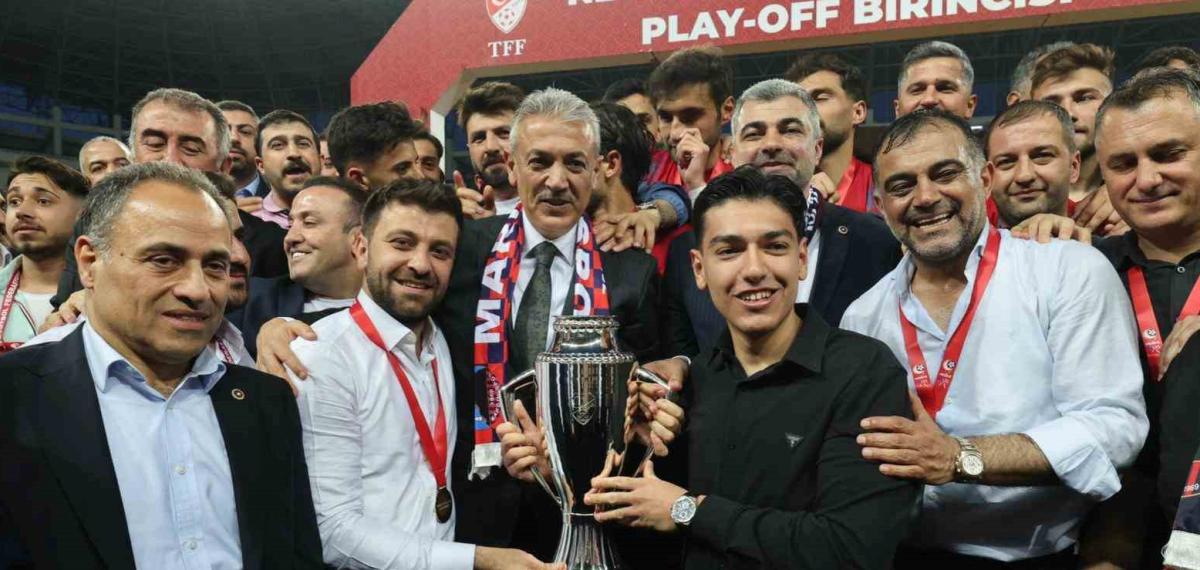 Elazığlı Vali Akkoyun’a ’Babalar Sözünü Tutar’ Jesti