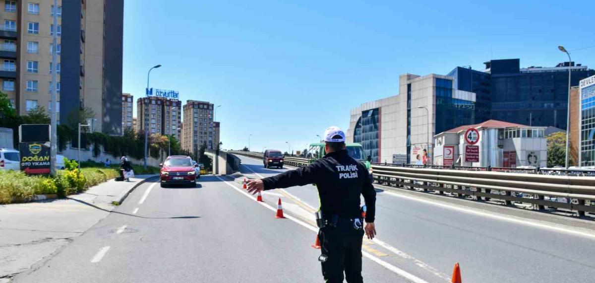 Esenyurt’ta Sürücülere ’İlk Yardım ve Trafik Bilinci’ Eğitimi Verildi