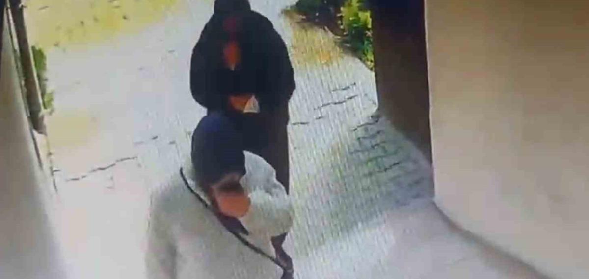 Evlerden Hırsızlık Yapan İki Kadın Kıskıvrak Yakalandı