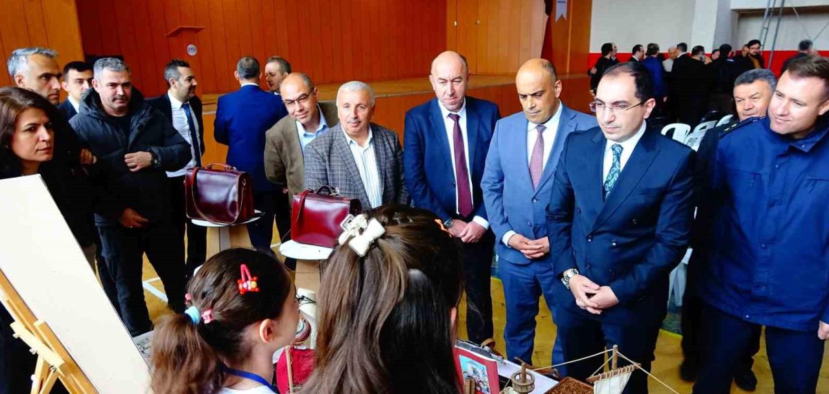 Fatih İmam Hatip Ortaokulu’nda TÜBİTAK Bilim Şenliği