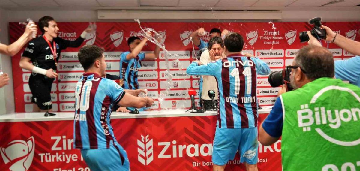 Fatih Tekke: “Çok Şükür Taraftarımızı Mutlu Ettik, Camiamıza Bir Kez Daha Kupa Kazandırdık”