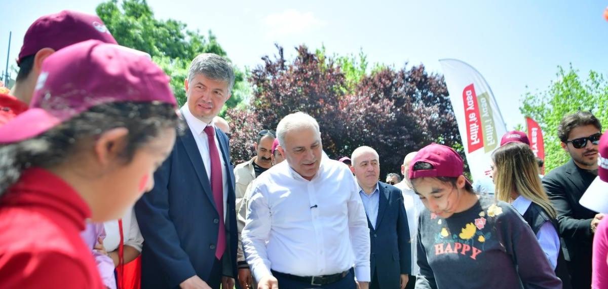 Fatih’te Geleneksel Engelsiz Spor ve Eğlence Şenliği’nin 10’uncusu Coşkuyla Karşılandı
