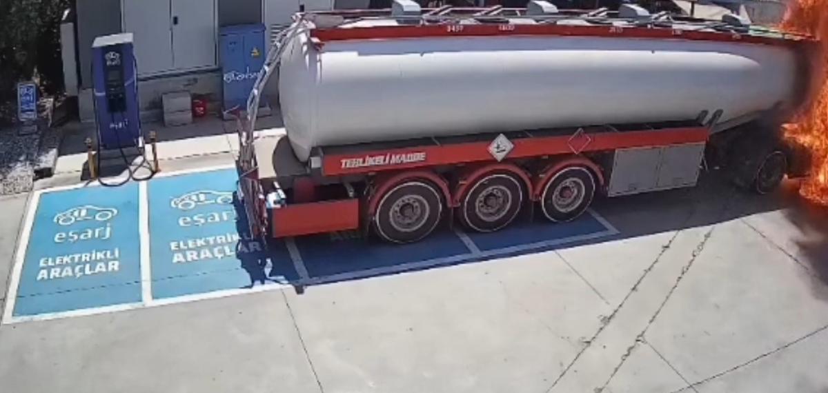Fethiye’deki Tanker Yangınının Güvenlik Kamera Kayıtları Ortaya Çıktı