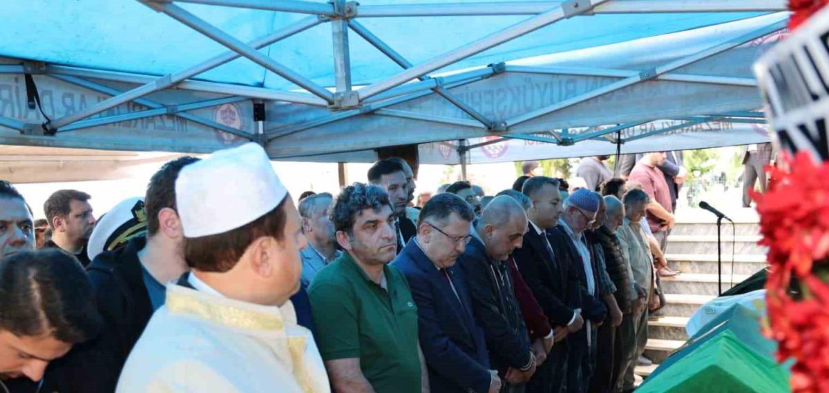 Giresun’daki Kazada Hayatlarını Kaybeden Yıldız Ailesi Trabzon’da Son Yolculuklarına Uğurlandı