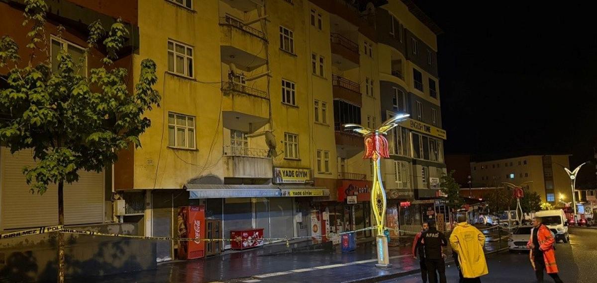 Hakkari’de 6 Bina Çökme Riski Nedeniyle Tahliye Edildi
