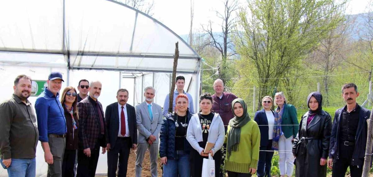 Hollandalı Heyet, Kütahya’da Blueberry Yatırımları İçin İncelemelerde Bulundu