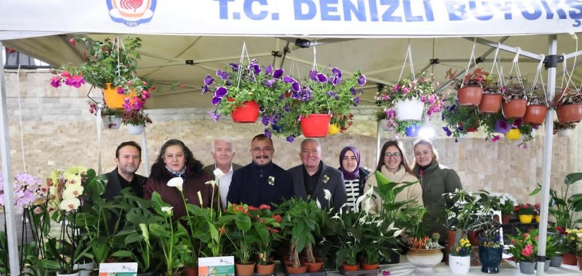 Honaz Ata Tohumu Şenliğinde Binlerce Tohum ve Fide Vatandaşlara Dağıtıldı