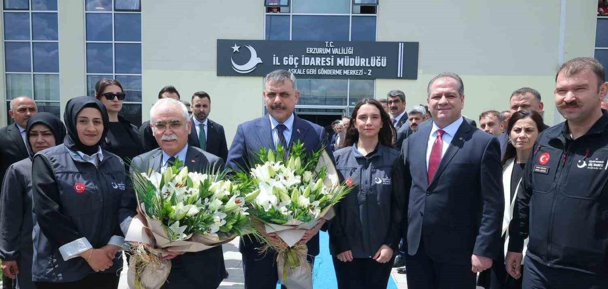 İçişleri Bakanı Mustafa Çiftçi ve Anayasa Mahkemesi Başkanı Kadir Özkaya Aşkale Geri Gönderme Merkezinde İncelemelerde Bulundu