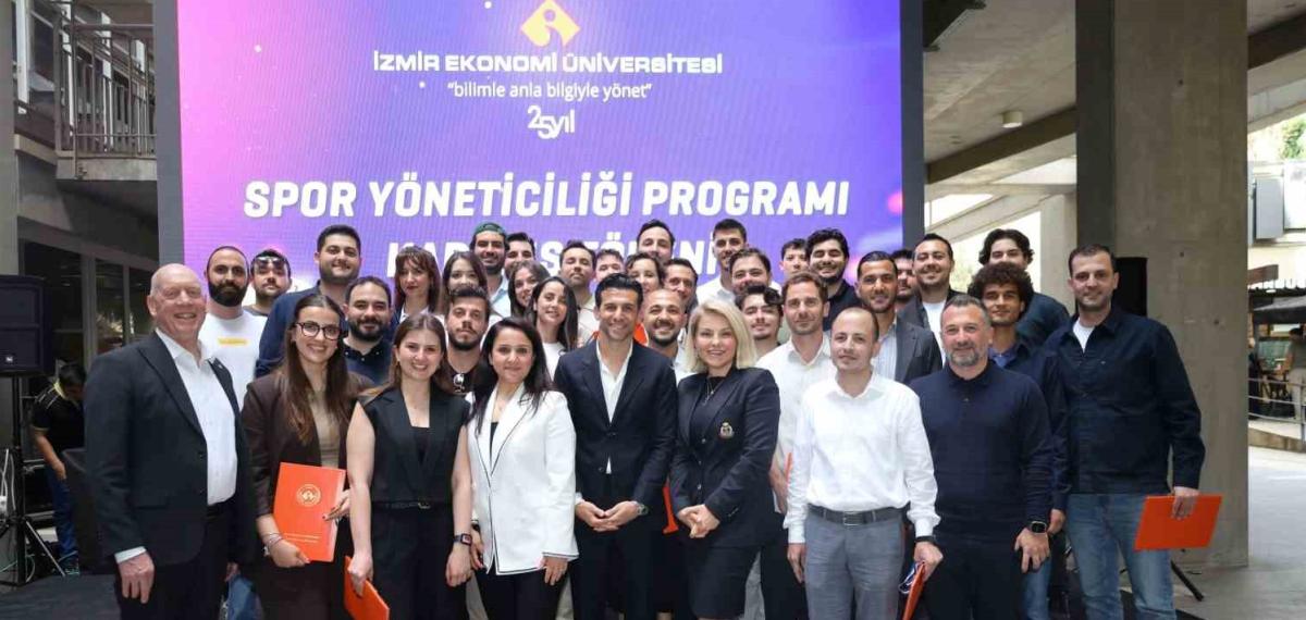 İeü Spor Yöneticiliği Programı İlk Mezunlarını Verdi